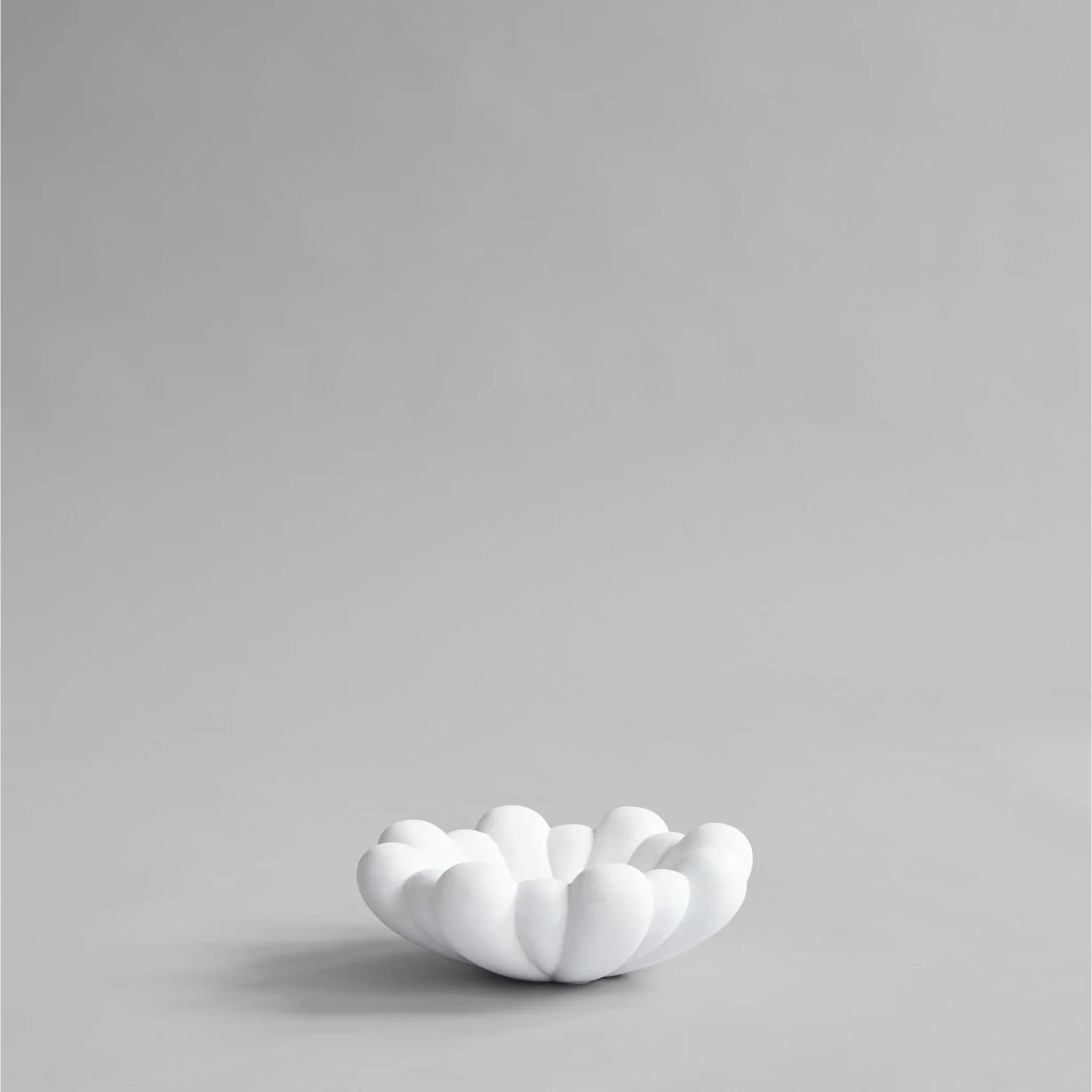 101 COPENHAGEN Bloom Tray Medio, D28.5cm, Bone White - Image 2