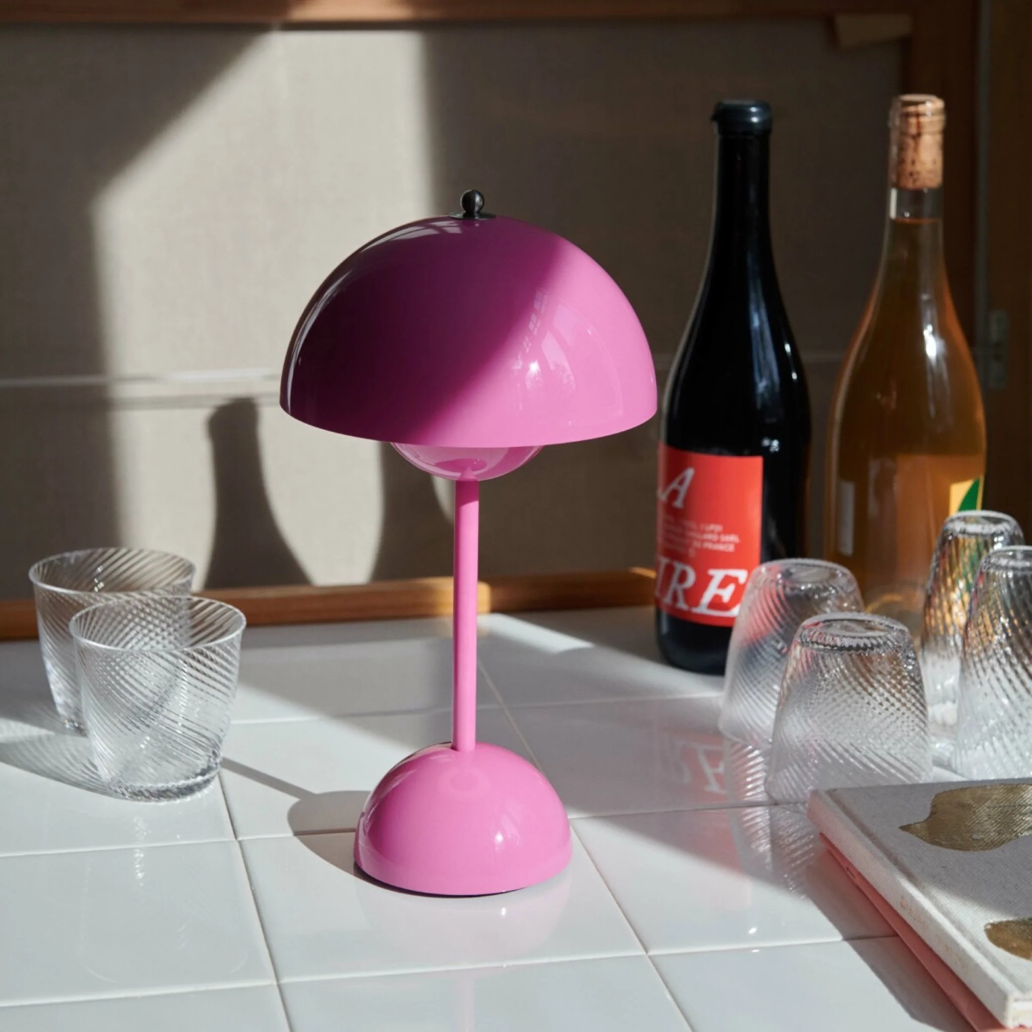 &TRADITION Flowerpot Portable Lamp VP9, Tangy Pink - Image 3