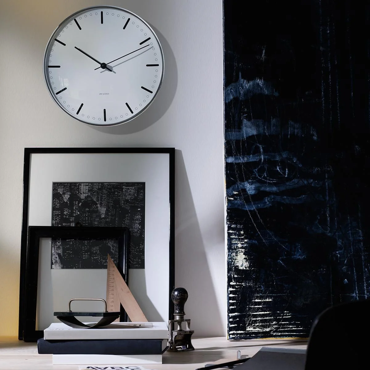 ARNE JACOBSEN City Hall Wall Clock 29cm, White/Black - Image 4