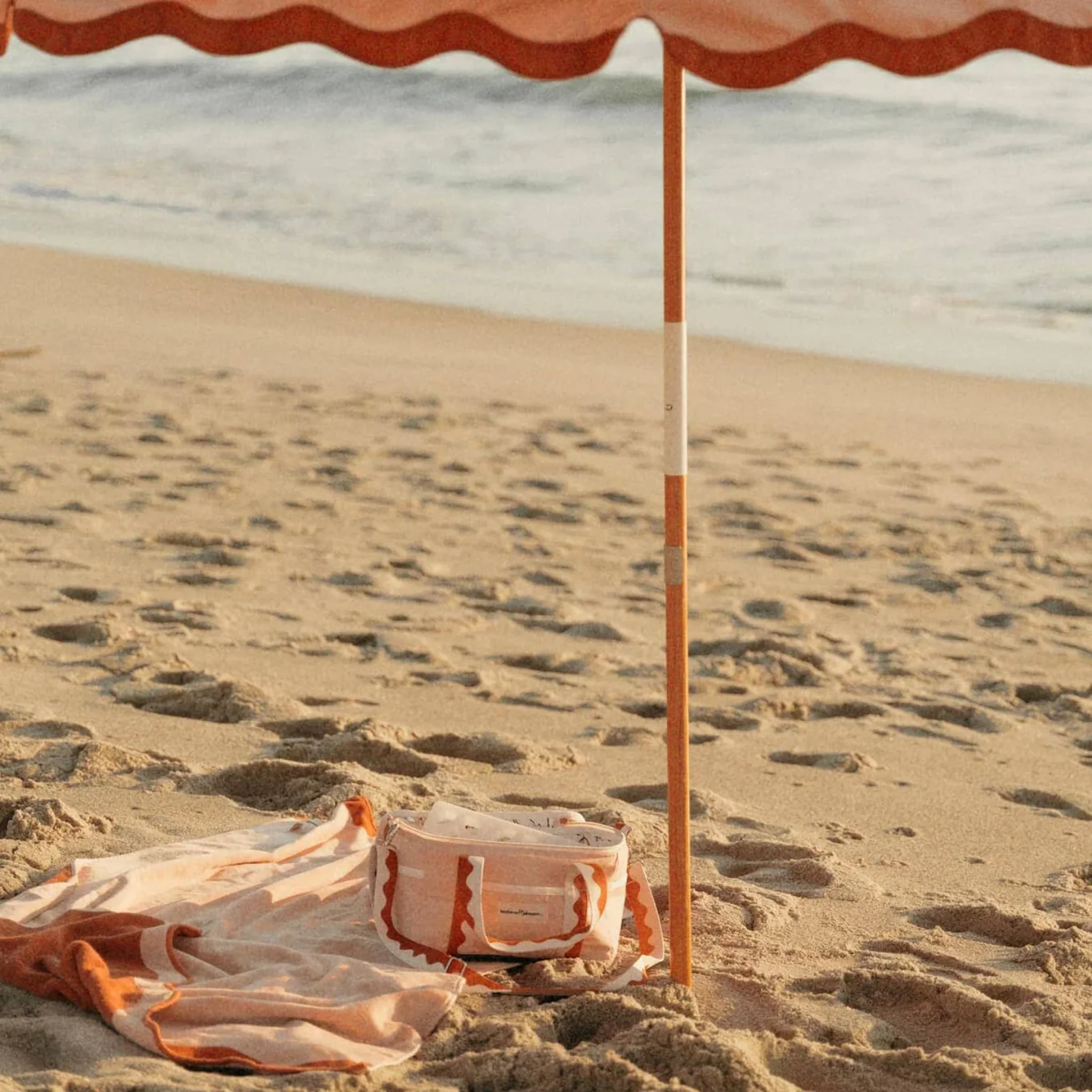 BUSINESS & PLEASURE CO Amalfi Umbrella, Rivie Pink - Image 10