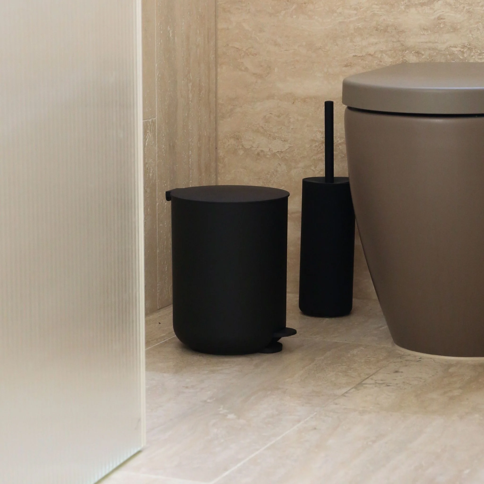 DESIGNSTUFF ARC Pedal Bin, 4.3L, Black - Image 5