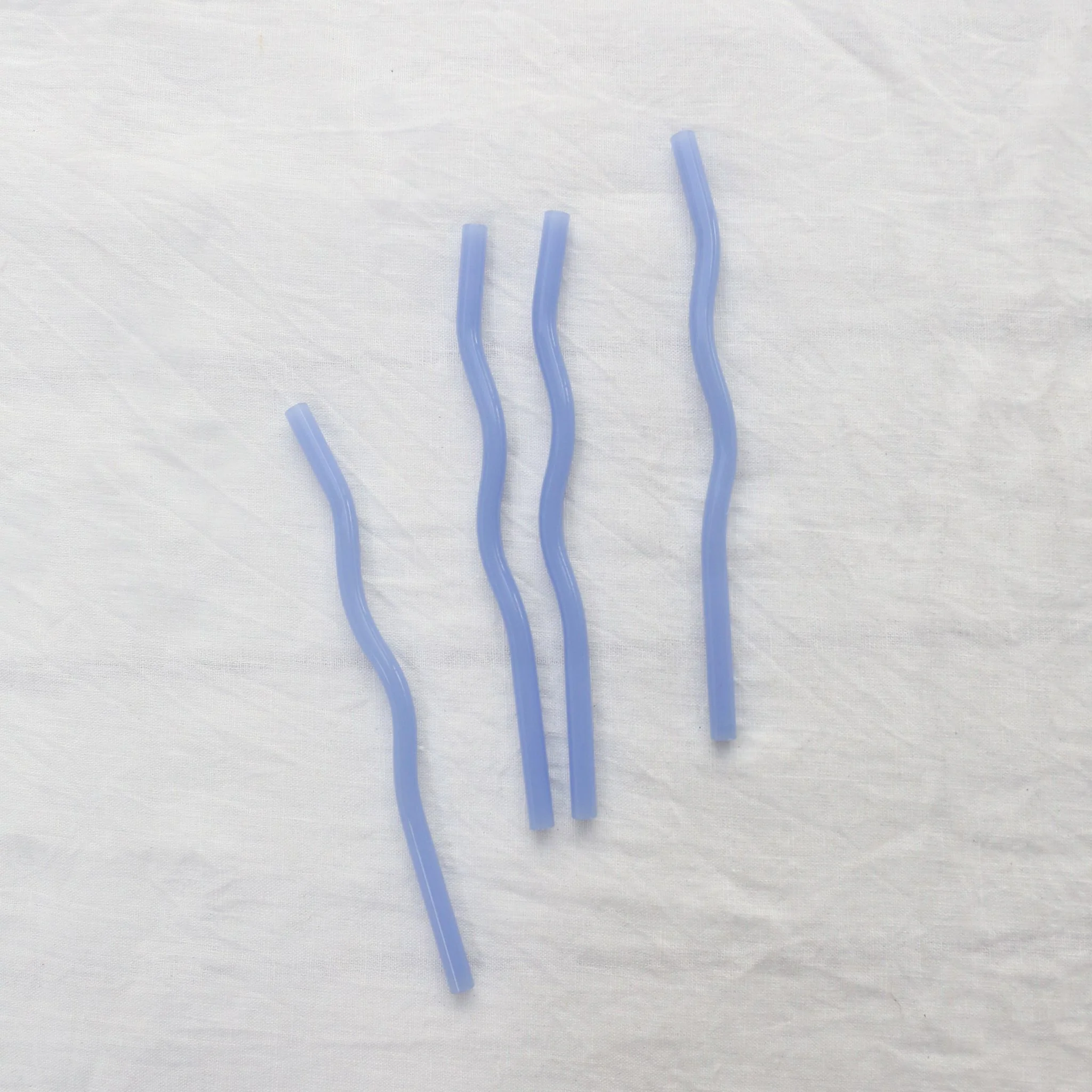 DESIGNSTUFF Curve Glass Straw, Mist (Set of 4) - Image 4