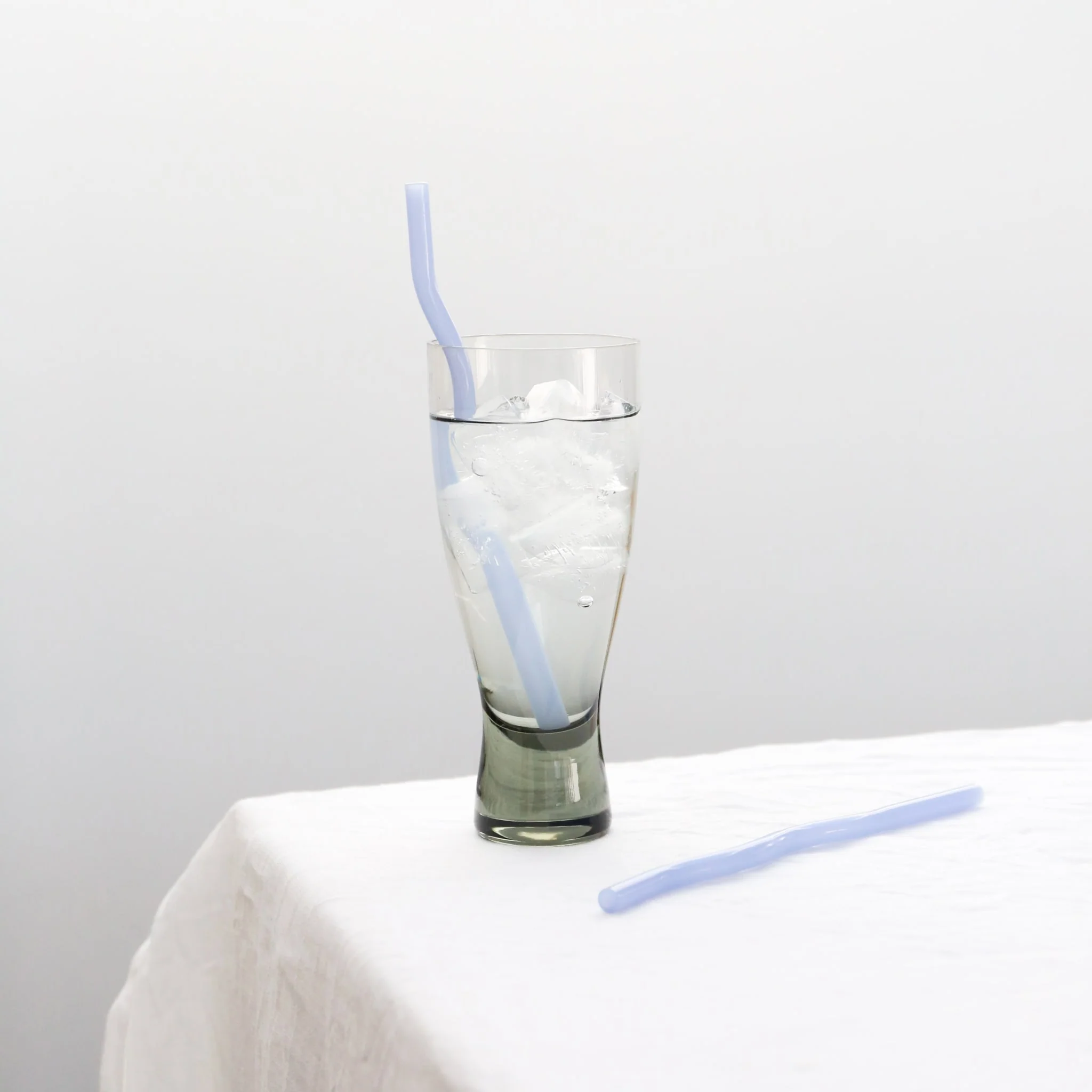 DESIGNSTUFF Curve Glass Straw, Mist (Set of 4) - Image 5