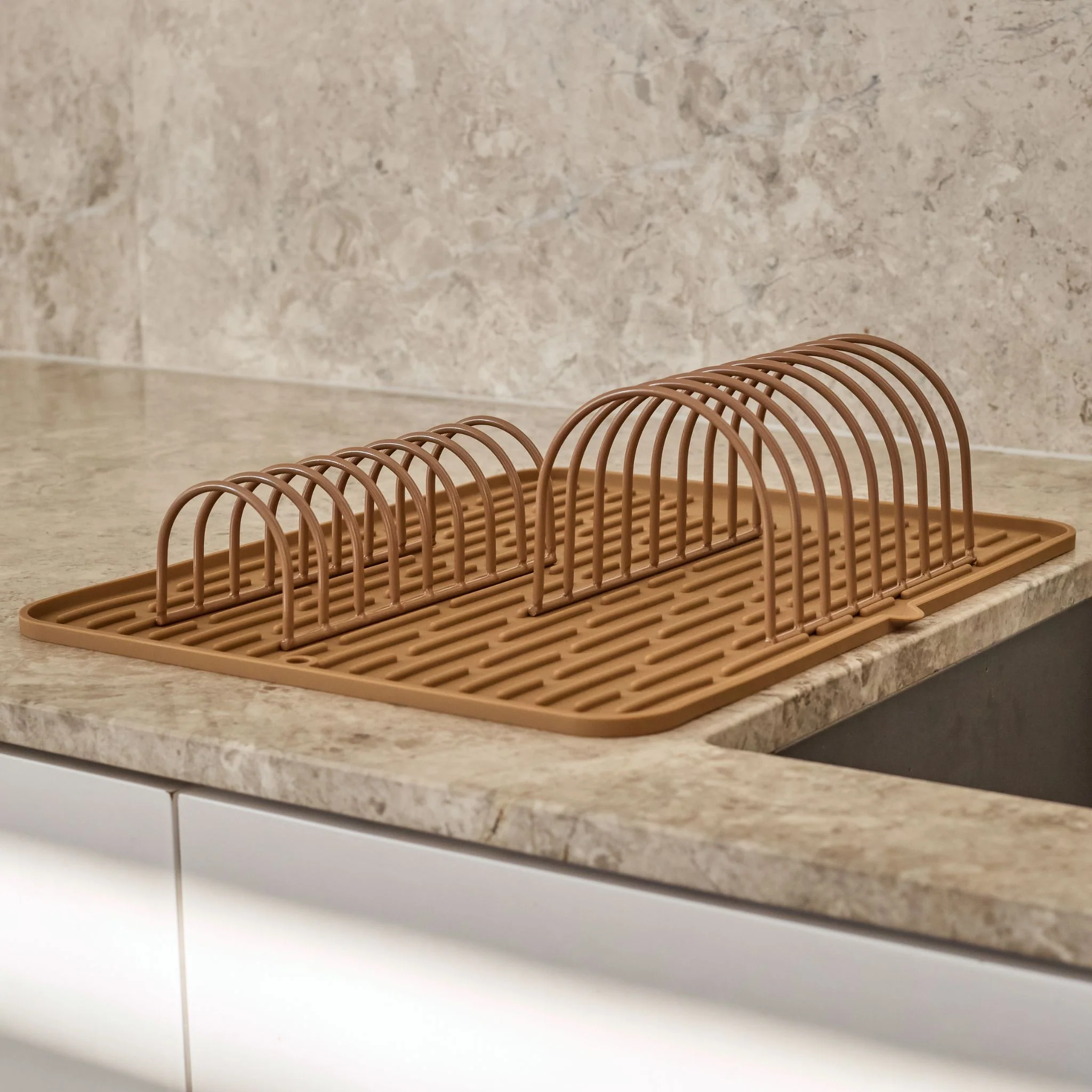 DESIGNSTUFF DRIP Dish Drainer, Camel (Set of 2) - Image 3