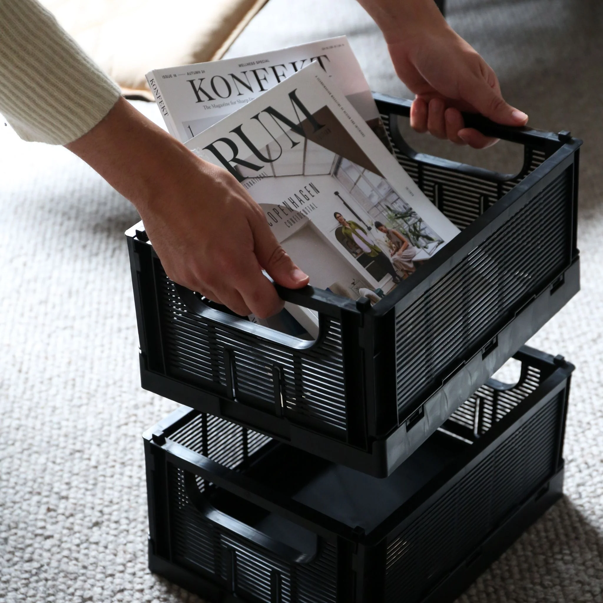 DESIGNSTUFF Linear Collapsible Crate, M, 33x25cm, Black (Set of 2) - Image 3