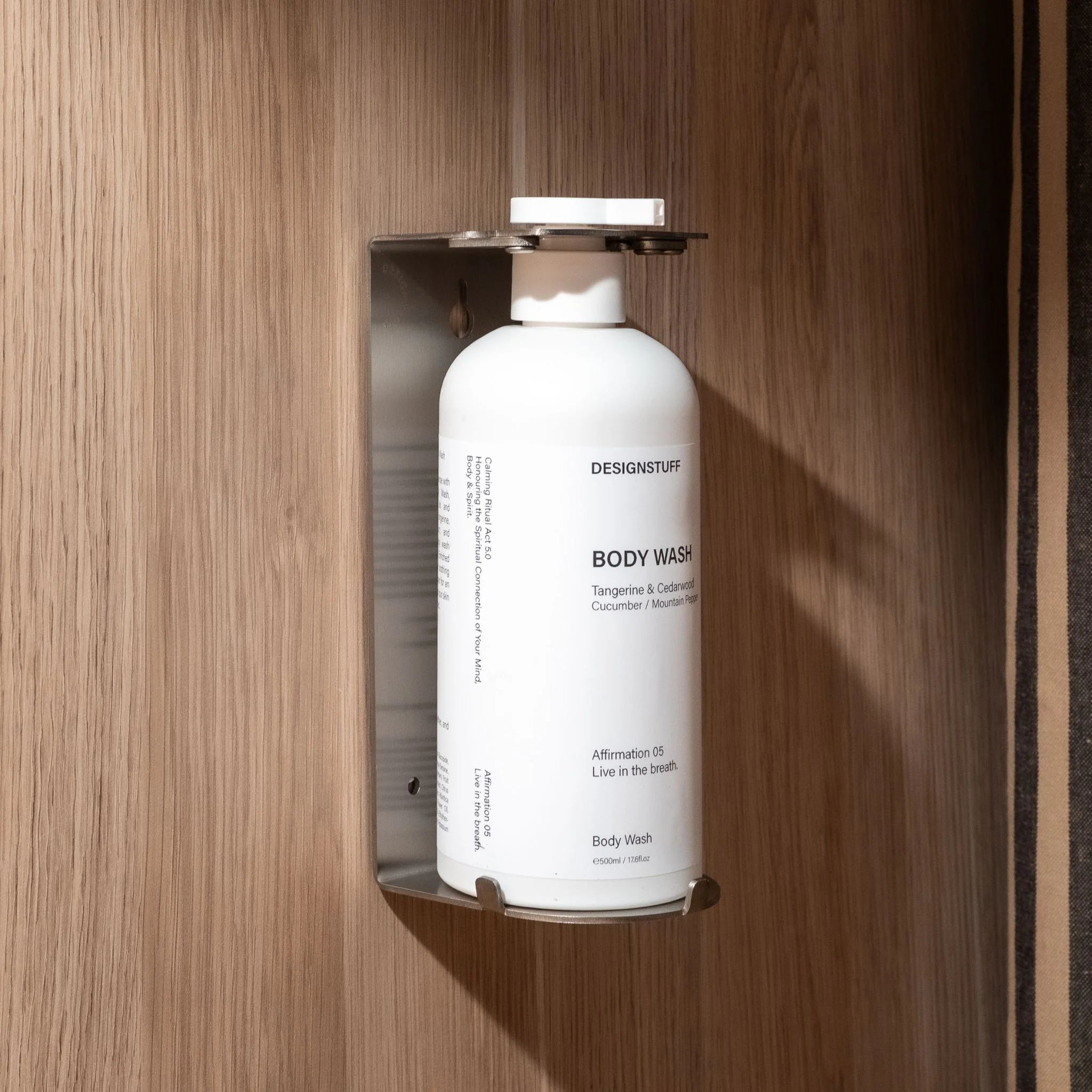 DESIGNSTUFF Lockable Soap Dispenser Holder, Single 500ml, Brushed Steel - Image 4