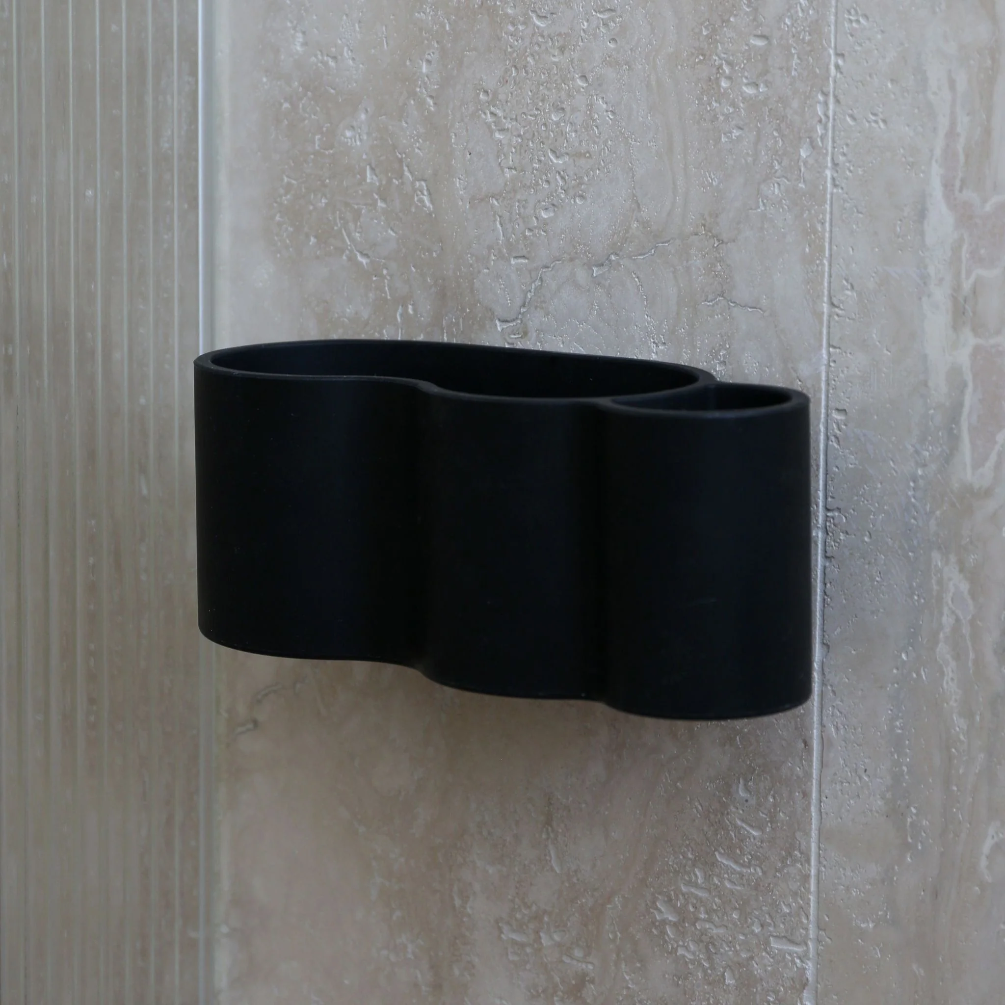DESIGNSTUFF CURV Shower Caddy, Silicone/Adhesive, Black - Image 5