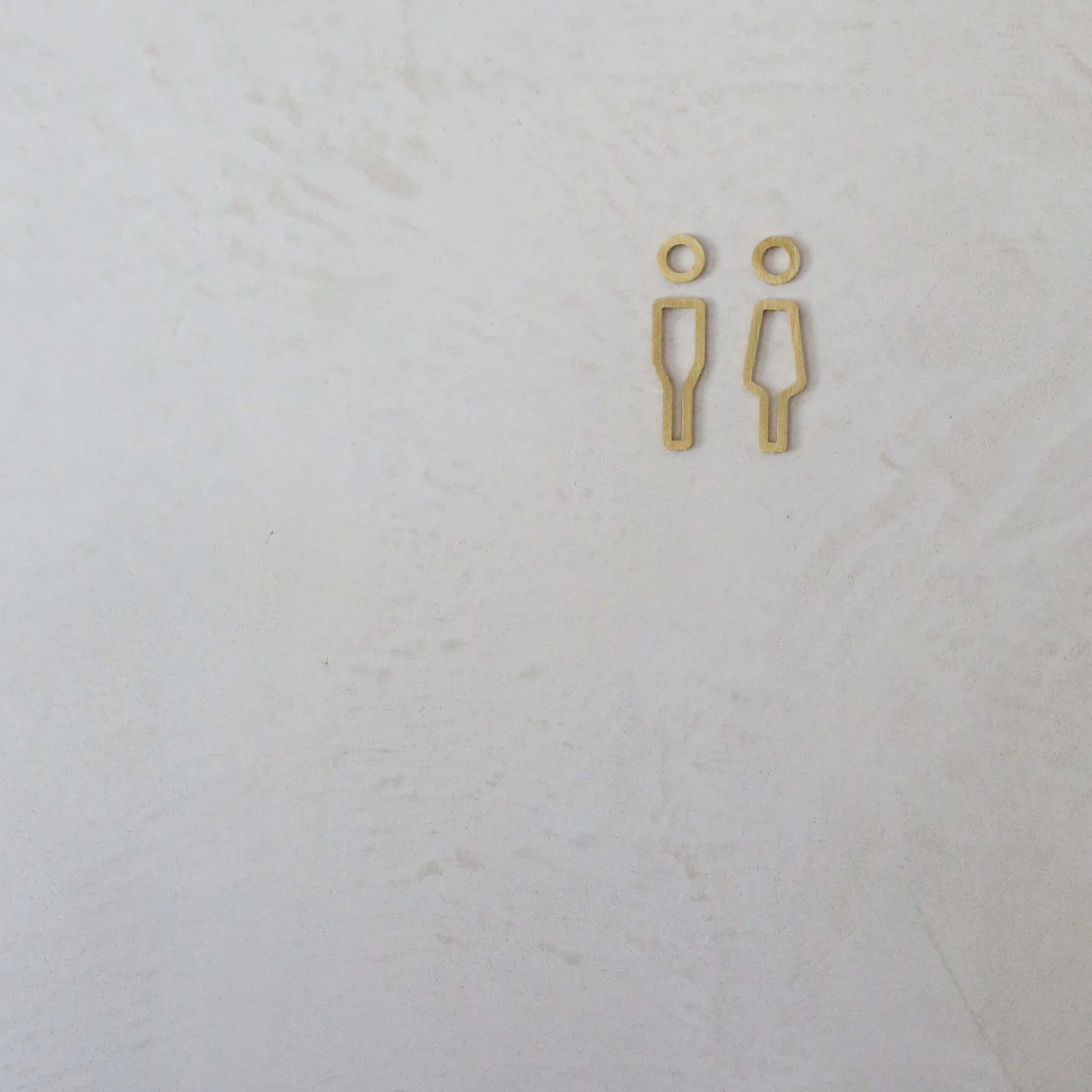 DESIGNSTUFF Signage, Restroom, Her/Him, Brushed Brass - Image 5
