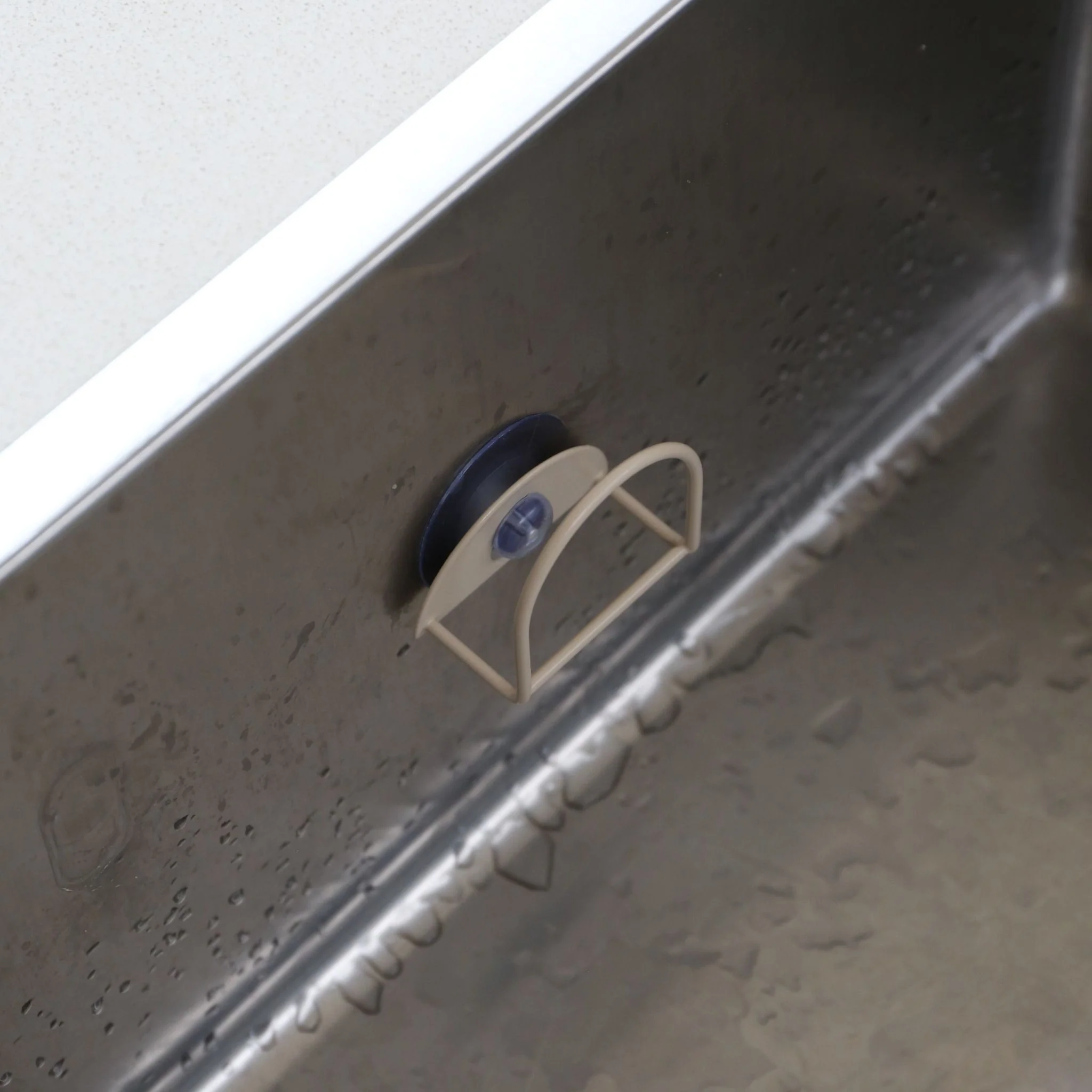 DESIGNSTUFF DRIP Sink Sponge Holder, Sand - Image 2