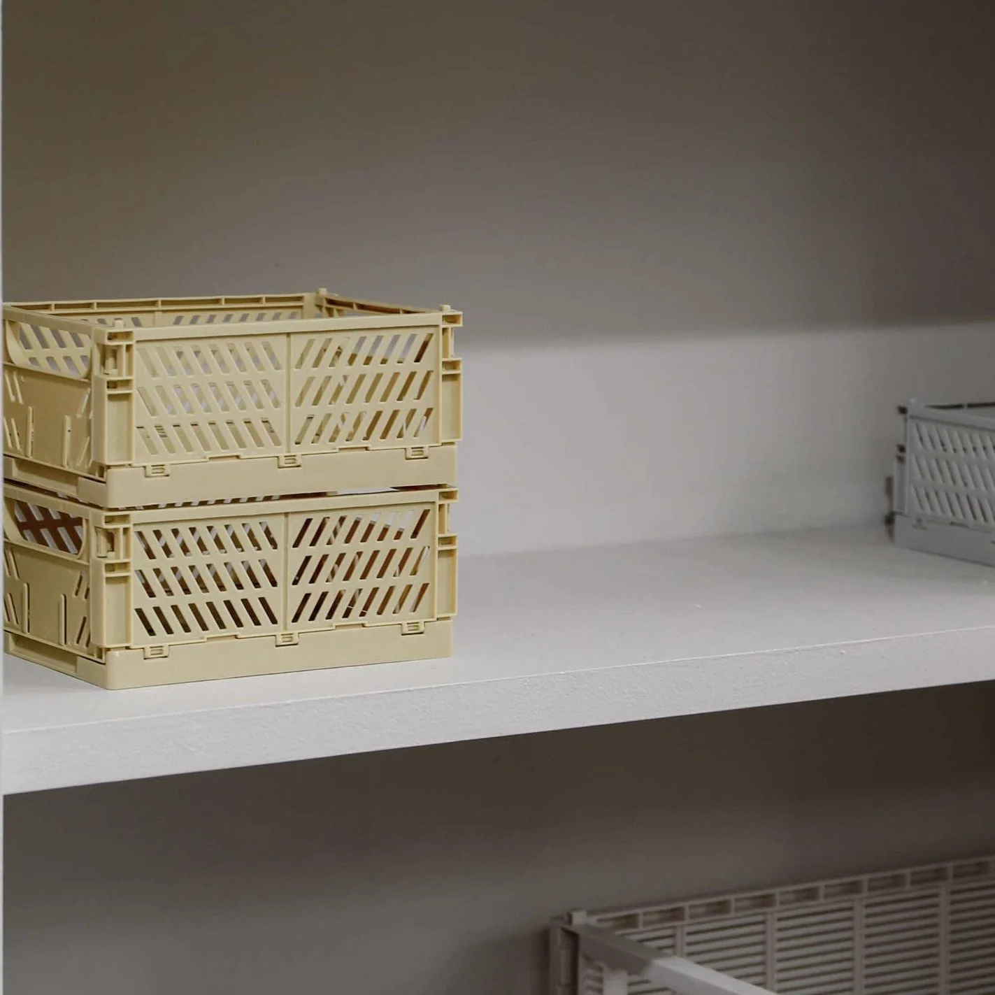 DESIGNSTUFF Slant Collapsible Crate, S, 25x16cm, Straw (Set of 2) - Image 4