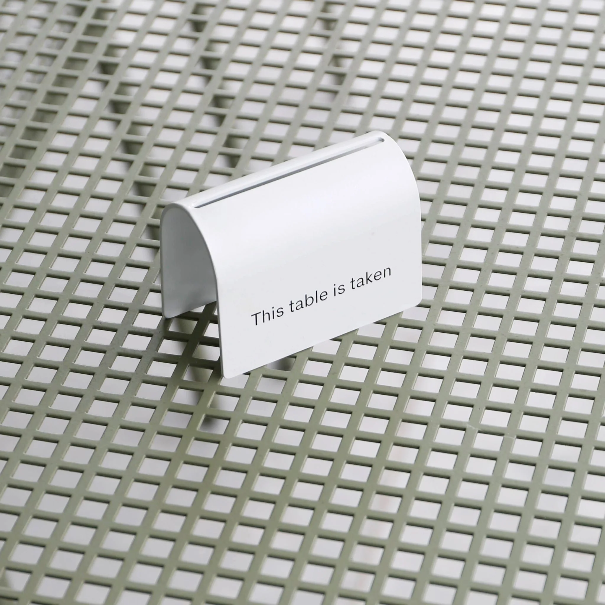 DESIGNSTUFF Table Signage, Reserved, White (Set of 4) - Image 4