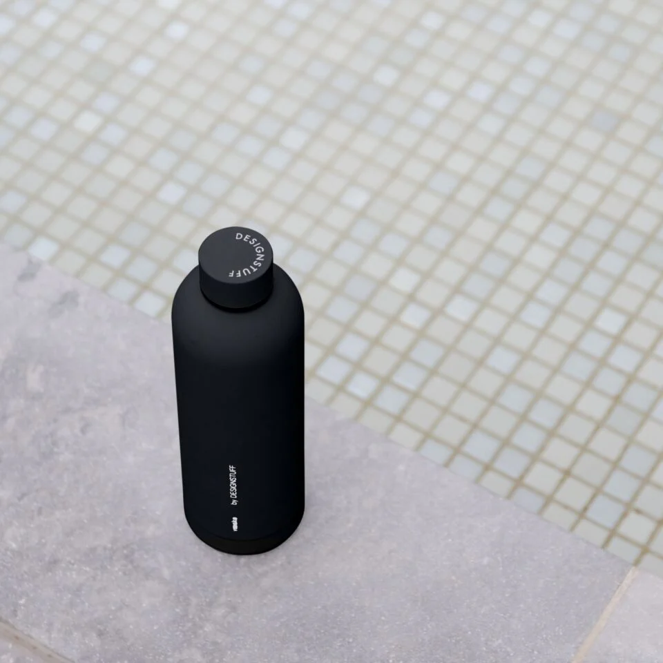 DESIGNSTUFF Vaeske Drink Bottle 750ml, Black - Image 4