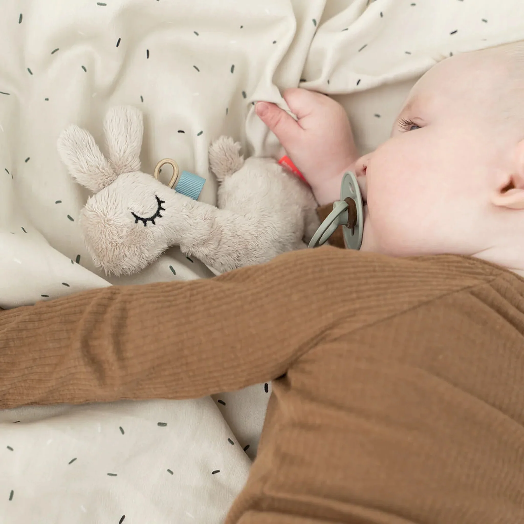 DONE BY DEER Tiny Sensory Rattle, Lalee, Sand - Image 2