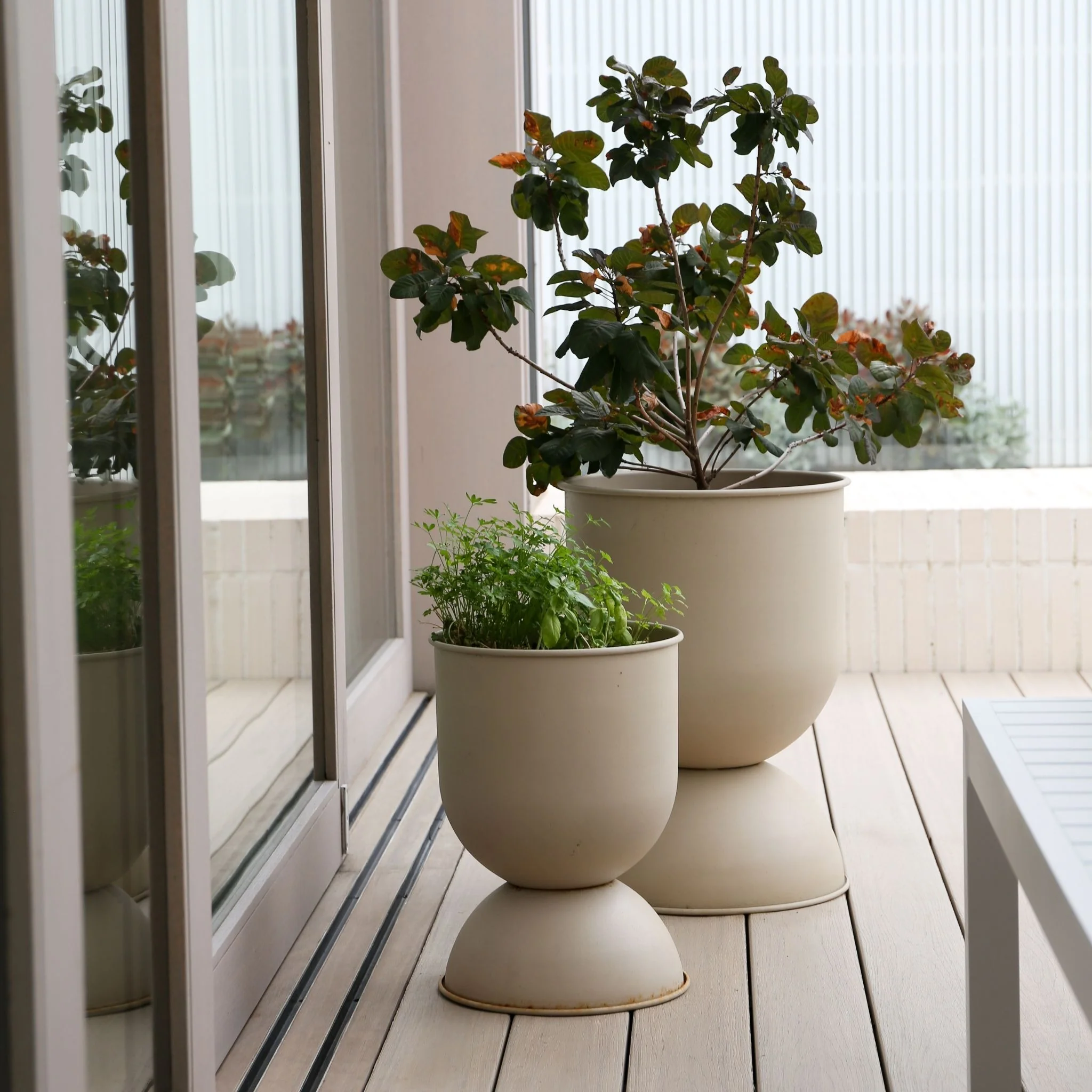 FERM LIVING Hourglass Flower Pot, H59cm Medium, Cashmere - Image 4