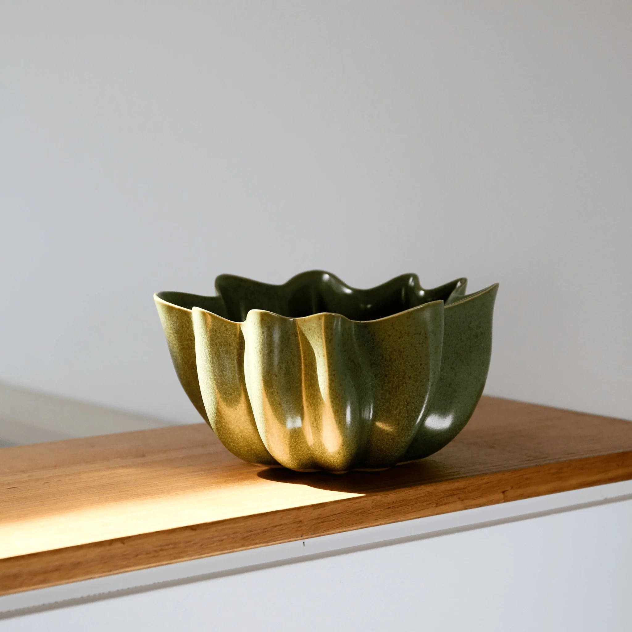 FERM LIVING Nium Bowl, Dark Sage, D22cm