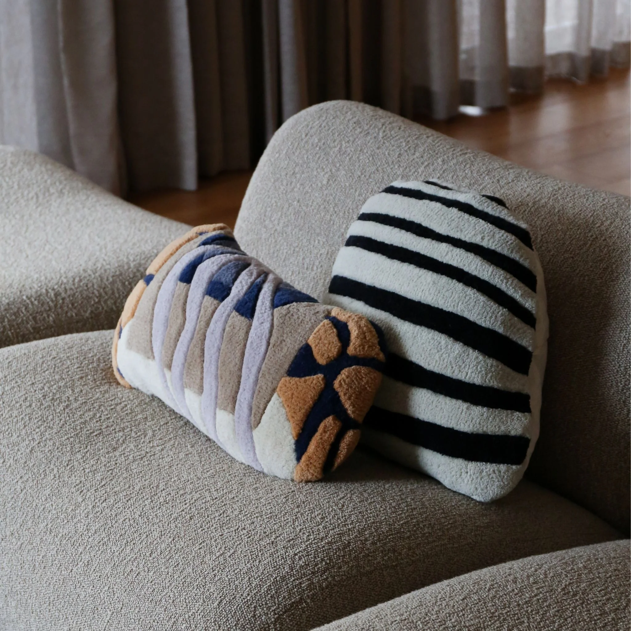 HAUS ÜGER Coral Cushion, 30x57cm - Image 4