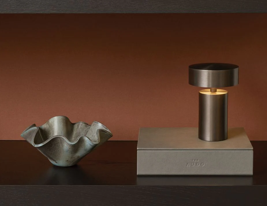 AUDO CPH Column Wireless Table Lamp, Bronze - Image 9