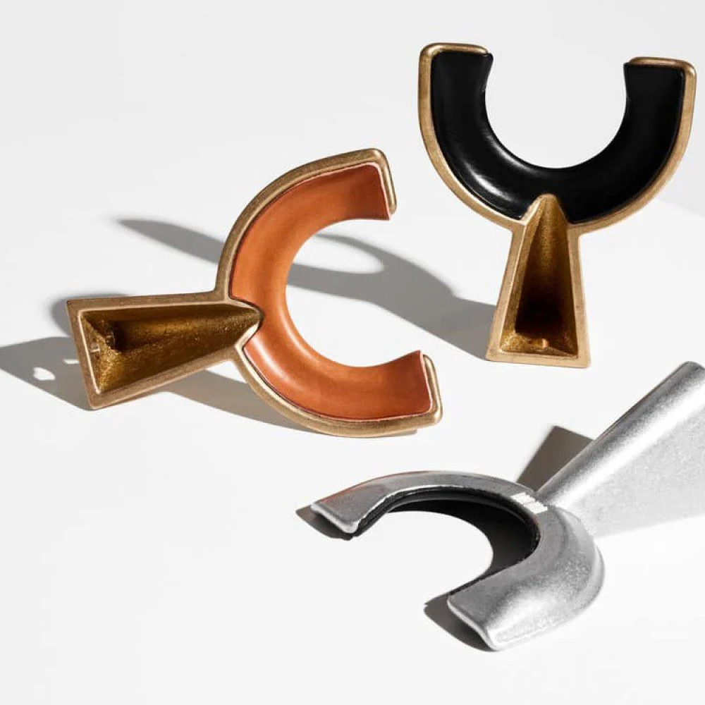 MINIM Sandcast Guitar Hanger, Brass/Tan - Image 5