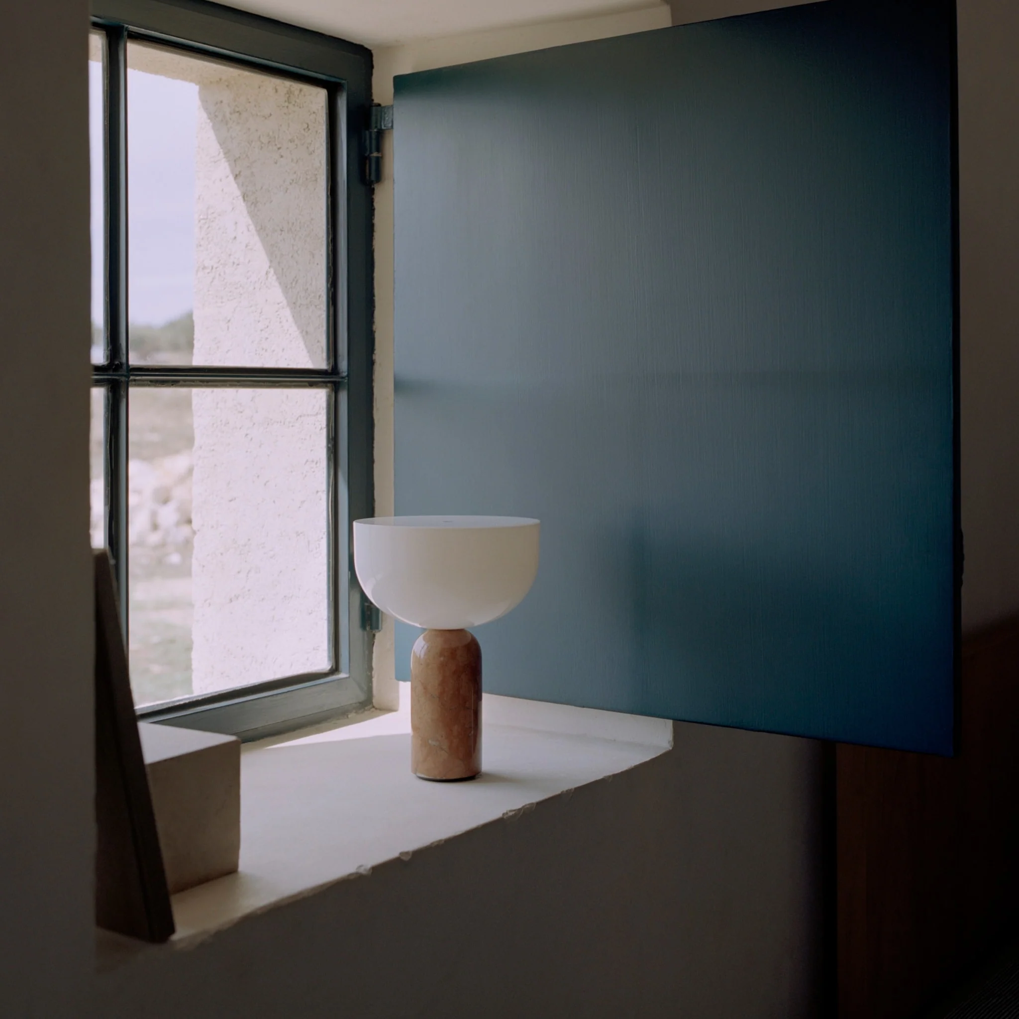 NEW WORKS Kizu Portable Table Lamp, Breccia Pernice - Image 7