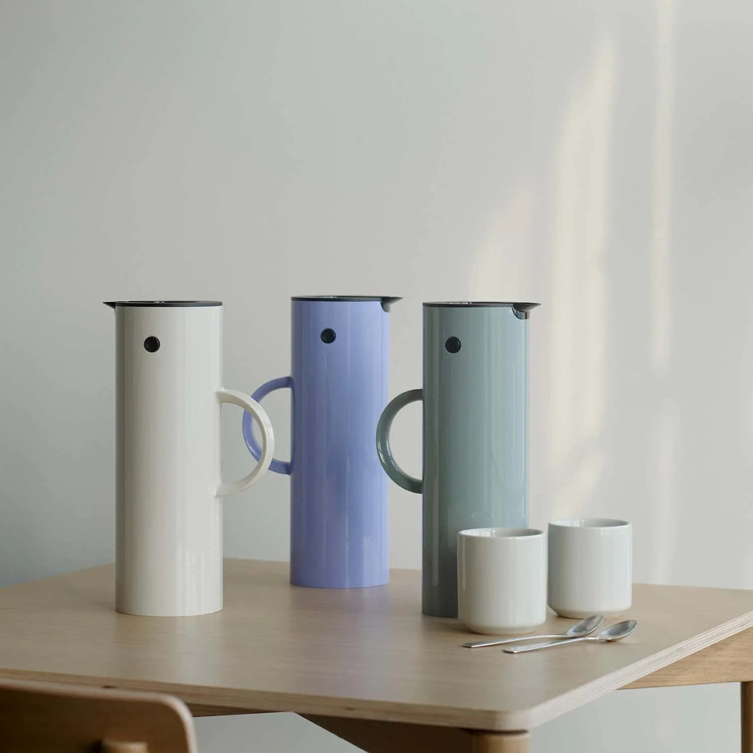 STELTON Em77 Water Vacuum Thermal Jug 1 Litre, Soft Sand - Image 2