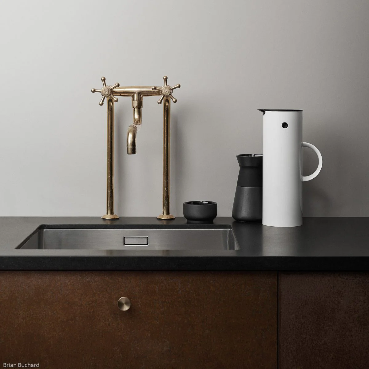 STELTON Em77 Water Vacuum Thermal Jug 1 Litre, Soft Sand - Image 4