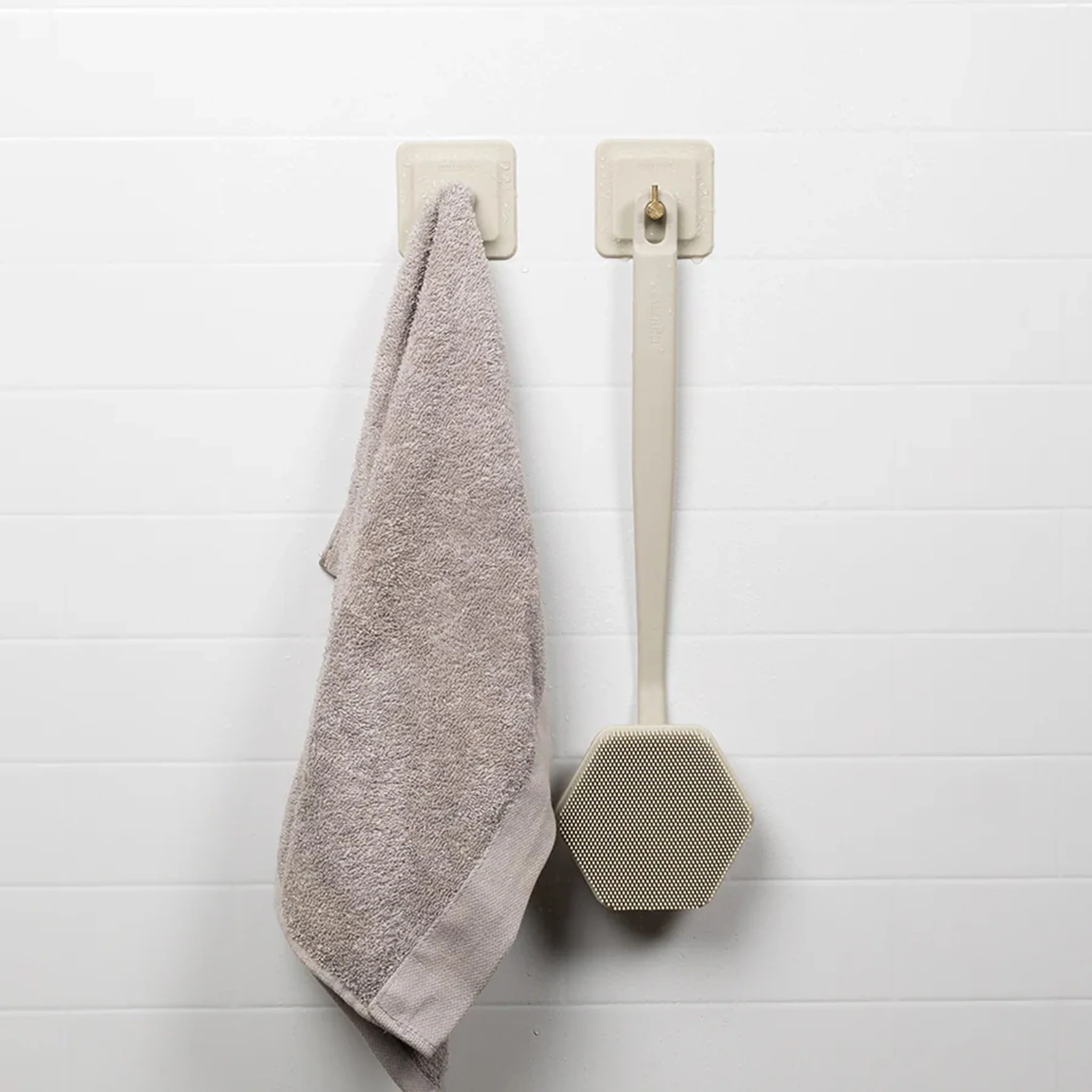 TOOLETRIES The Arnold Shower Hook, Sand (Set of 2) - Image 6