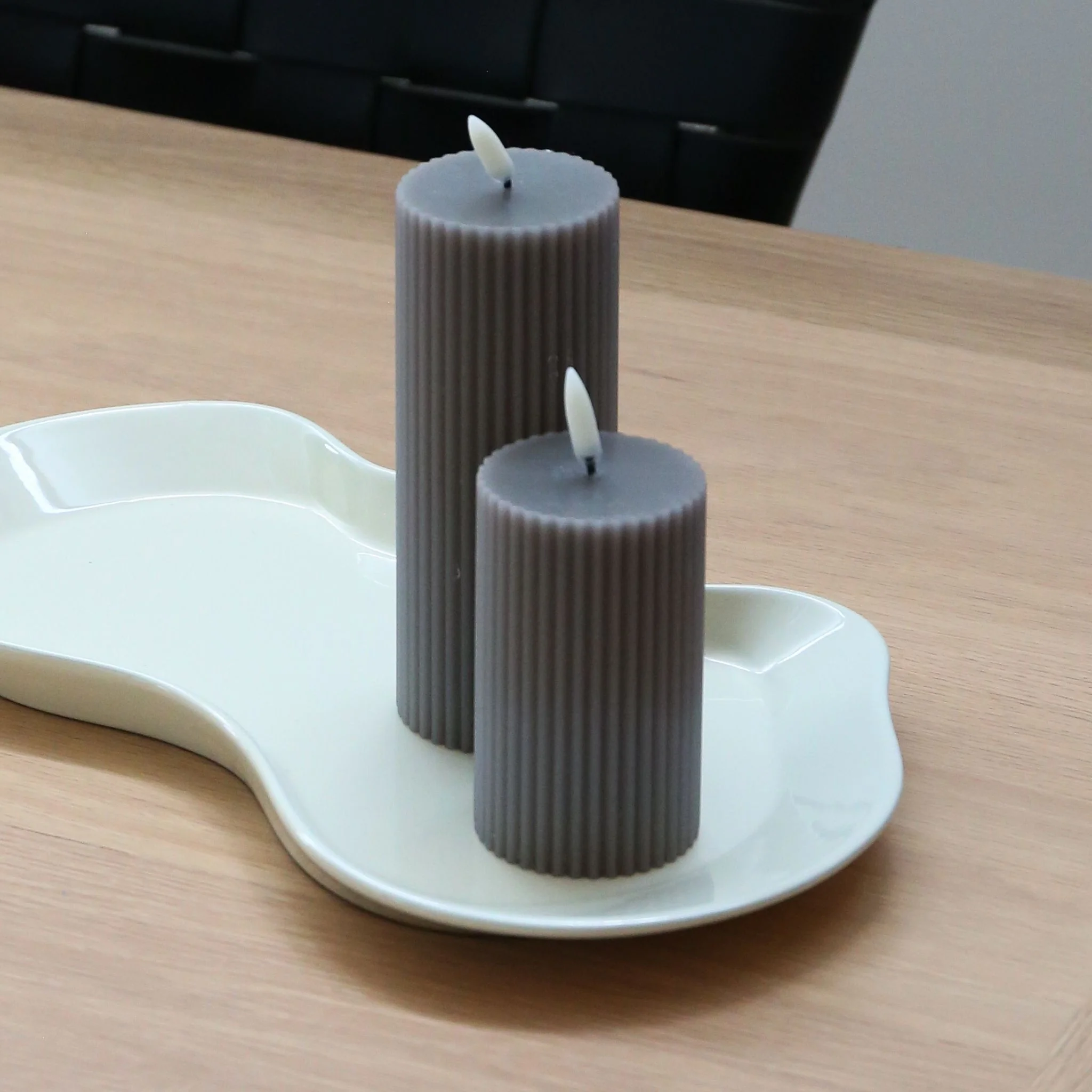 UYUNI Flameless Pillar Candle, Small, H10.1cm, Sandstone Ribbed Wax - Image 4