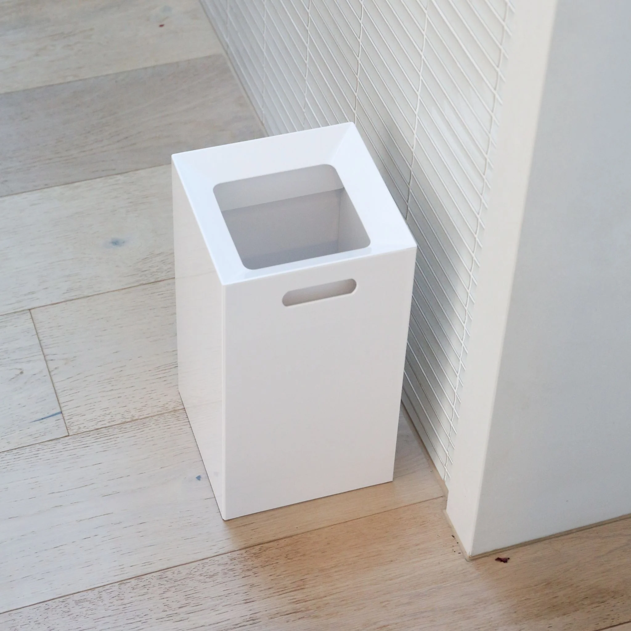 YAMAZAKI Tower Square Trash Can/Rubbish Bin, White, H33 cm - Image 3