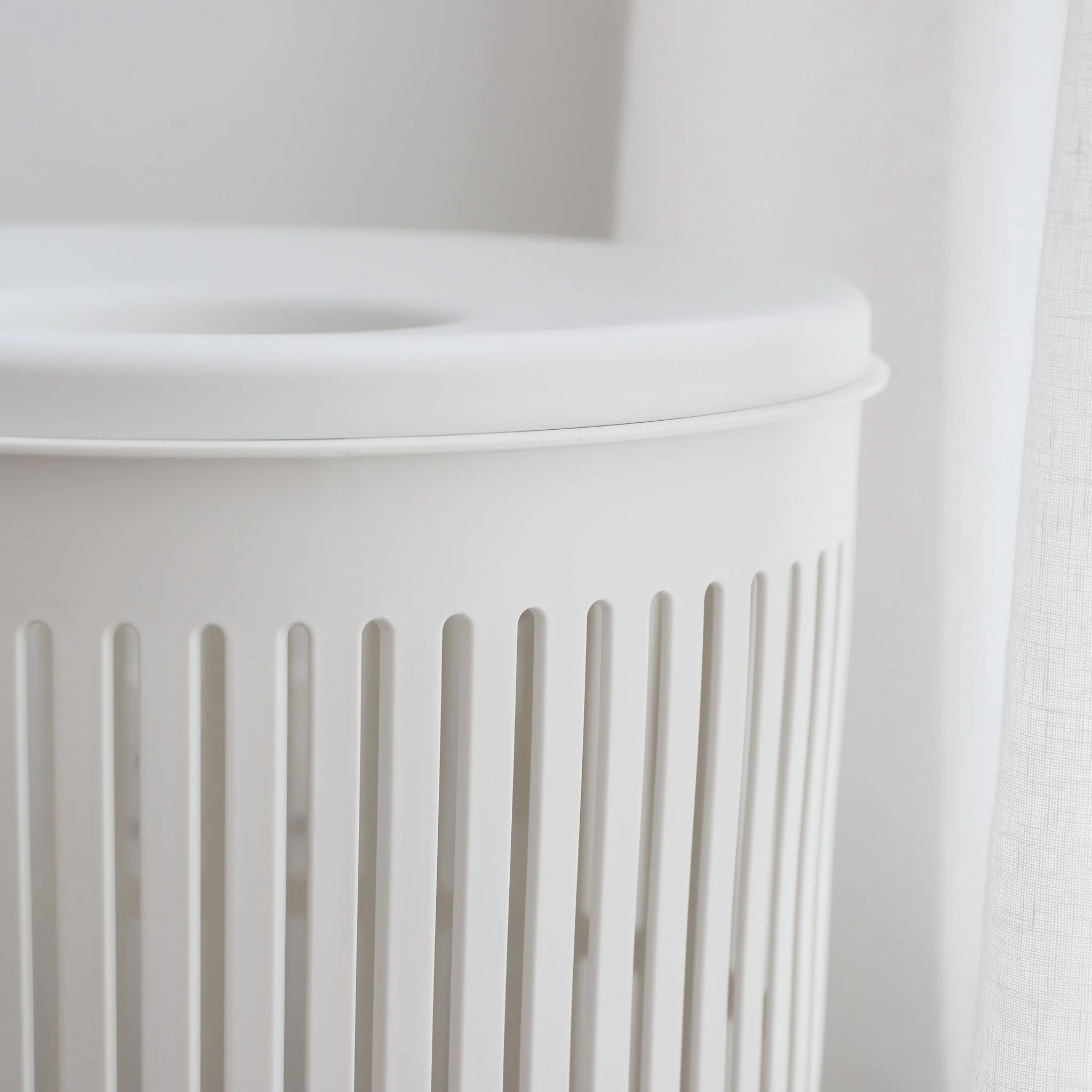 ZONE DENMARK Ume Laundry Basket 60L w/Lid, White - Image 8
