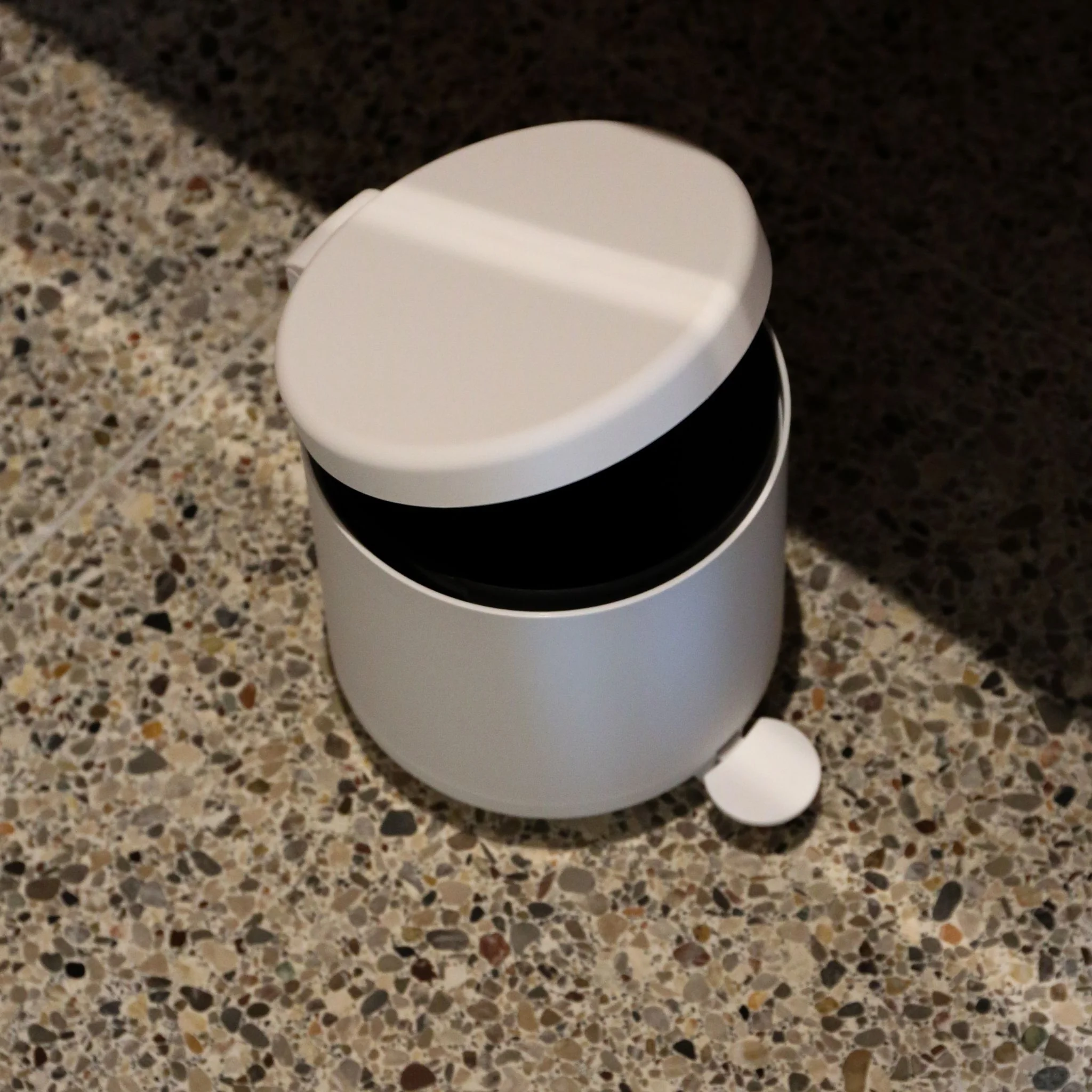 ZONE DENMARK Ume Pedal Bin Soft Touch 4L, White - Image 4